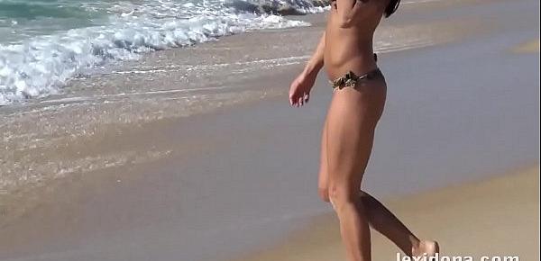  Fit Body - Watch me have fun on the beach before I masturbate